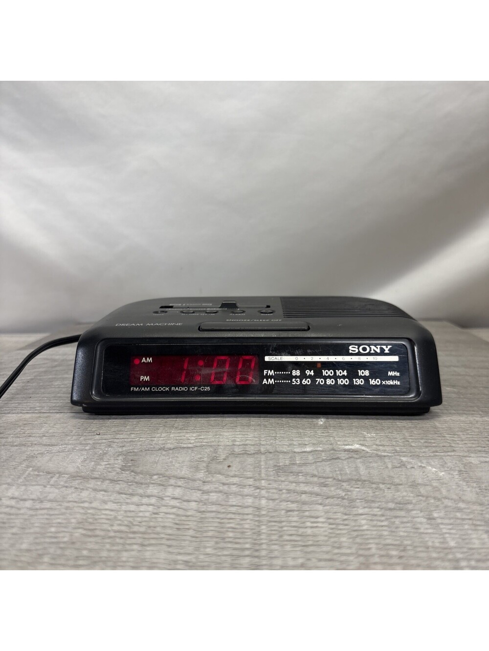 Vintage Sony Dream Machine ICF-C25